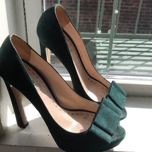 Green velvet miu miu heels